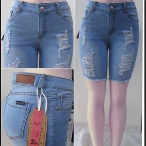 Women’s distress shorts